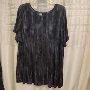 Lisa Roman Collection.  Like new!  With back cross over detail.